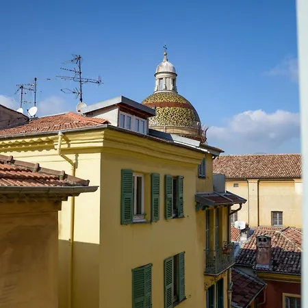 Sunny In Heart Of Old Town Apartment Nizza