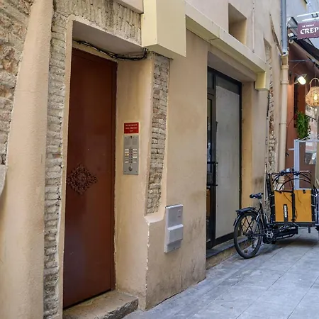 Sunny In Heart Of Old Town Apartment *